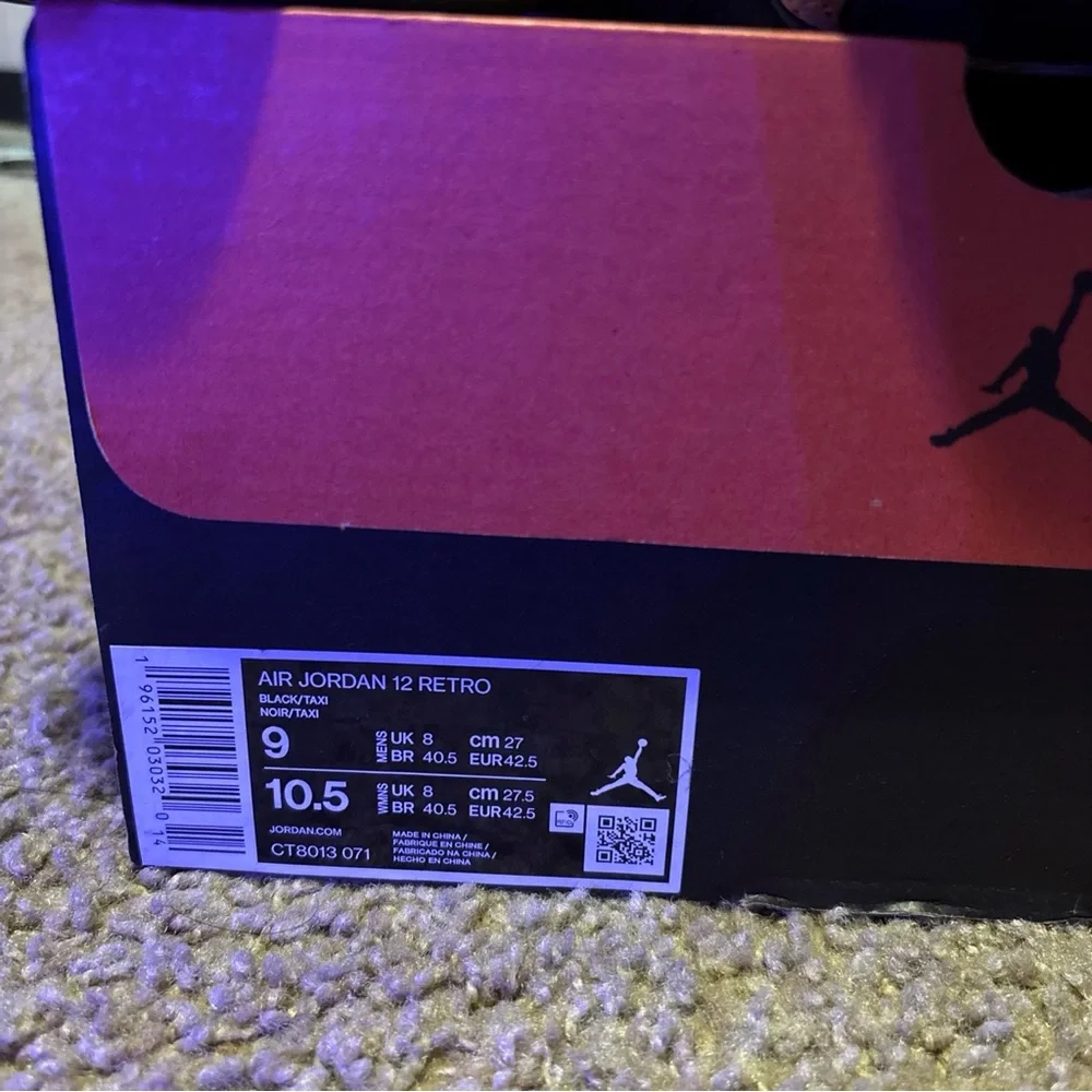 Jordan Men's Sneakers in Black and Yellow - Picture 4 of 5